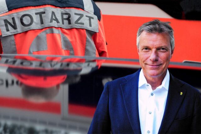Bürgermeister Christoph Tesche aus Recklinghausen, im Hintergrund ist eine Einsatzjacke mit der Aufschrift „Notarzt“ zu erkennen