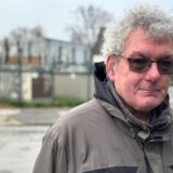 Klaus Langanki lebt seit 35 Jahren am Rande des alten Zechen- und später Kraftwerkgeländes im Dortmunder Westen in der Kreuzloh-Siedlung. Über die Pläne für den LogPoint Ruhr und alles, was damit zusammenhängt, ärgert er sich mit Nachbarn maßlos.