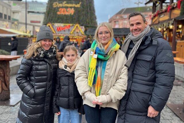 Familie Steagemeir testet, wie weit eine vierköpfige Familie mit 100 Euro auf dem Dortmunder Weihnachtsmarkt kommt.