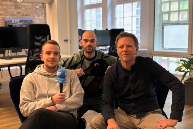 Im Podcast: Tewe Schefer, Luca Füllgraf und Tobias Weckenbrock (v.l.) sprechen über einen Unfall und den Stadtrat.