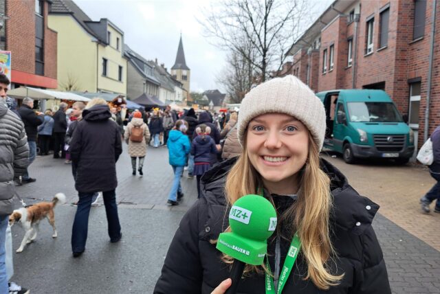Unsere Reporterin Vivien Caspers berichtet live vom Weihnachtsmarkt.