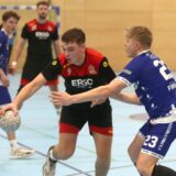 Kantersieg für den VfL Hüls: Finn Lucas (l.) erzielte gegen die überforderten Gäste vier Tore für die Heimmannschaft.
