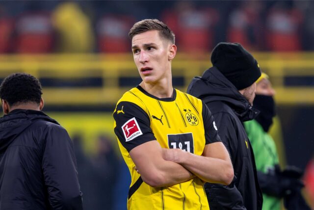 Nico Schlotterbeck schaut zur Seite.