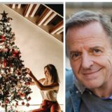 Eine Familie schmückt den Weihnachtsbaum