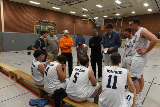 Auszeit bei den Oberliga-Basketballern des GV Waltrop