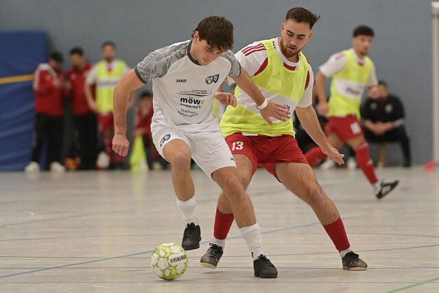 Gaben beim 2. Teamsah-Cup eine mehr als gute Figur ab: Berkay Bayrakci (r.) und Kültürspor Datteln, hier im Duell mit dem Landesligisten TuS Haltern.