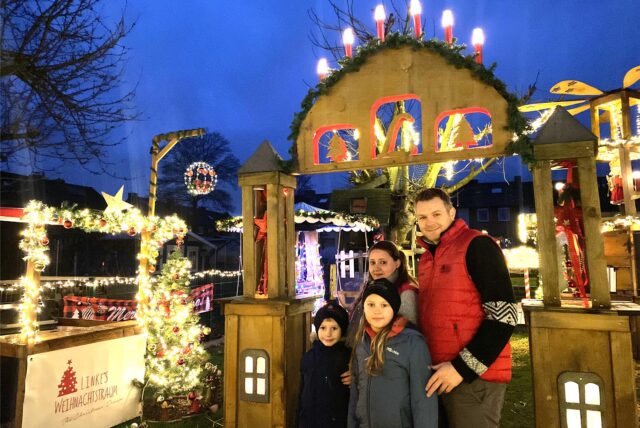 Tobias und Saskia Linke sowie ihre beiden Kinder Emilia (9) und Maximilian (6) gestalten jedes Jahr in ihrem Garten einen eigenen Weihnachtsmarkt.