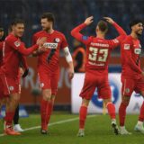 Fußball: 2. Bundesliga, Eintracht Braunschweig – SV Elversberg, 16. Spieltag, Eintracht-Stadion. Elversbergs Maurice Neubauer jubelt nach seinem Tor zum 0:3. +++ dpa-Bildfunk +++