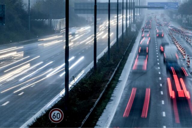 Vor Weihnachten braucht man auf den Autobahnen in NRW vermutlich etwas Geduld. (Archivbild)