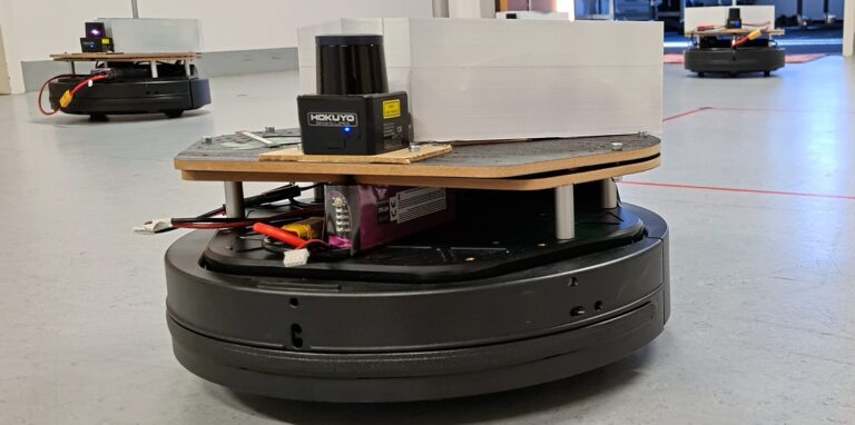 Roboter suchen den optimalen Weg zum Ziel.