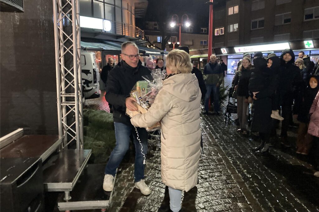 Auslosung des Dattelner Talers am 22. Dezember 2024 auf dem Dattelner Neumarkt.