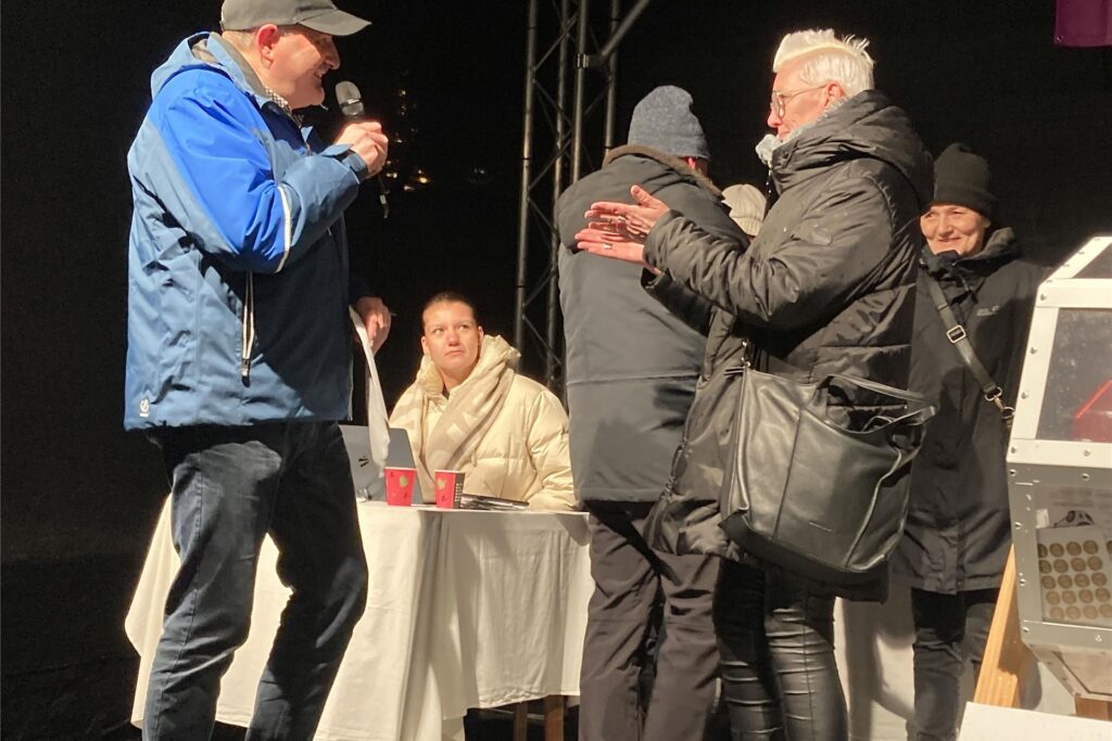 Auslosung des Dattelner Talers am 22. Dezember 2024 auf dem Dattelner Neumarkt.