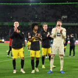 Die BVB-Spieler bedanken sich bei den Fans.