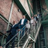Bundeskanzler Olaf Scholz bei seinem Besuch in Castrop-Rauxel am 26.8.2024. Am Hammerkopfturm wurde er empfangen, trug sich ins Goldene Buch der Stadt ein und spazierte dann zum Abschluss-Fest in den Kleingarten am Schellenberg.