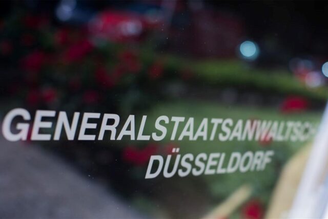 Der Schriftzug „Generalstaatsanwaltschaft Düsseldorf“. Die ermittelt jetzt im Fall der „Gefährdungslage“ in Lennestadt vom vorangegangenen Wochenende.