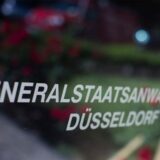 Der Schriftzug „Generalstaatsanwaltschaft Düsseldorf“. Die ermittelt jetzt im Fall der „Gefährdungslage“ in Lennestadt vom vorangegangenen Wochenende.