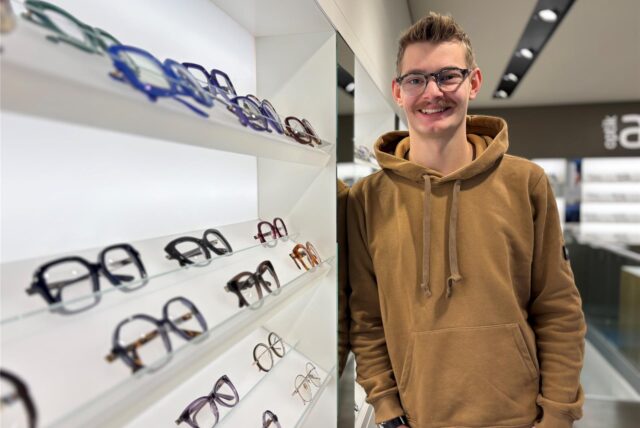 Optikermeister Lorenz Wagner ist der Schöpfer der 4-Tage-Woche – zumindest bei Optik Art in Dortmund.