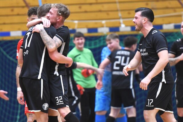 Hallenfußball, 17. Mitternachtscup der DJK Spvgg. Herten Rosa-Parks-Sporthalle 28. Dezember 2024.