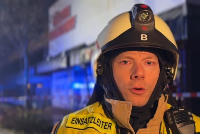 Jesper Nickel leitete den Einsatz der Feuerwehr am Münsterplatz in der Silvesternacht.