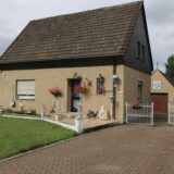 Das in Recklinghausen Grullbad zu versteigernde Haus in der Straßenansicht.