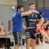 Marc Bradtke zeigt etwas