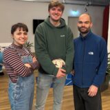 Host Luca Füllgraf (r.) sprach im neuen PottCAS mit Nora Varga über Schulausfälle und mit Lars Biermann über die Fußball-Hallenstadtmeisterschaft.