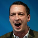 Matthias Helferich bei seiner Bewerbungsrede um einen Listenplatz für die Bundestagswahl auf dem AfD-Parteitreffen in Marl