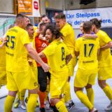 Alemannia Scharnhorst feiert im Überkreuzspiel.