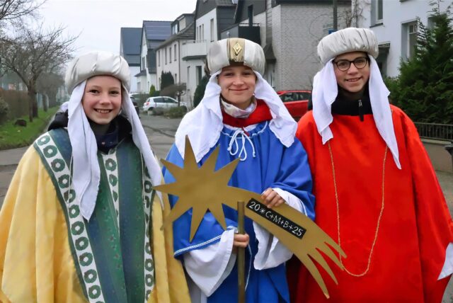 Sternsinger-Sammeltour mit Martha, Nike und Greta.
