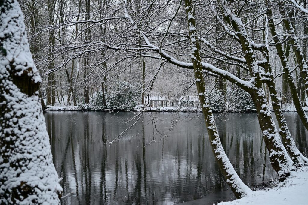 Kurzer Kälteeinbruch: Nur für etwa vier Stunden war der Volkspark eine weiße Winterlandschaft.