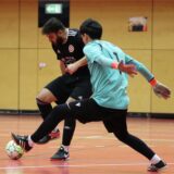 Genclikspor um Kadir Kerter (l.) verlor im Finale der Recklinghäuser Hallenstadtmeisterschaft im Neunmeterschießen gegen den FC 96 um Torwart Mert Ünsal.
