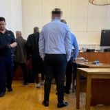 Die Angeklagten saßen beim ersten Prozessversuch 2023 noch in U-Haft.