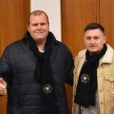 Sebastian Kerkhoff (l.) und Chris Merten (r.) bauen derzeit die neue Mannschaft von Teutonia SuS Waltrop II aus. Jetzt freut sich das neue Trainerduo über einen weiteren Neuzugang.