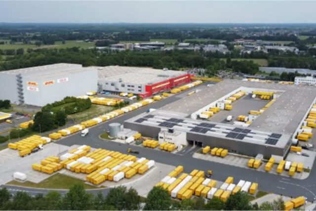 Das Pakentzentrum, in dem das Paket brannte, aus der Vogelperspektive