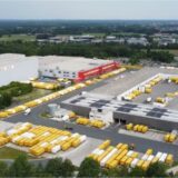 Das Pakentzentrum, in dem das Paket brannte, aus der Vogelperspektive