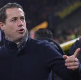 BVB-Sportgeschäftsführer Lars Ricken gestikuliert.