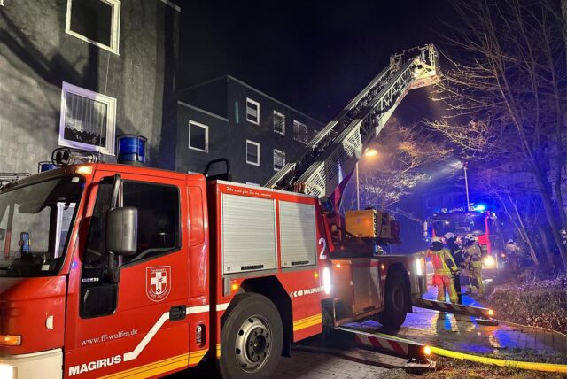 Feuerwehr dorsten bei kellerbrand in wulfen