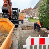 Ein Rohrschaden an einer Wasserleitung und ein defektes Stromkabel haben Teile Sythens lahmgelegt.