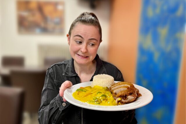Redakteurin Julia Segantini beim Restaurant-Check in Dortmund