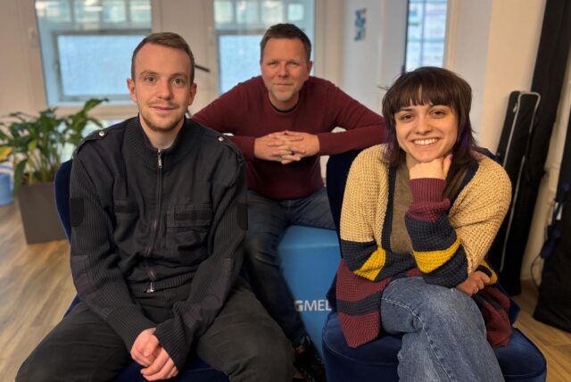 Im Podcast Episode 124 sind unter anderem zu hören: Nora Varga, Host Tobias Weckenbrock (M.) und Tewe Schefer.