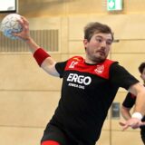 Im Angriff lief es nicht beim VfL Hüls: Der spielende Abteilungschef Maximilian Friedrich und das Bezirksliga-Team sind mit einer Niederlage ins Jahr gestartet.