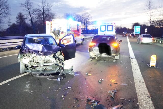 Auf der A42 vor dem Autobahnkreuz Castrop-Rauxel Ost ist es am Dienstagmorgen zu einem Auffahrunfall gekommen.