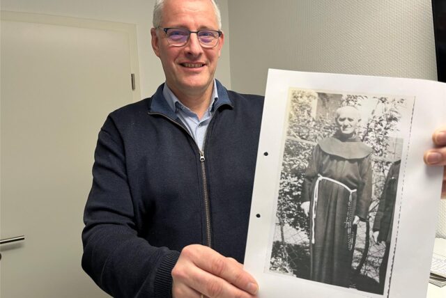 Halterner zeigt Bild seinen Urgroßonkels.