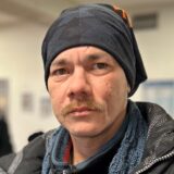 Jean-Vinh-Phuc steht im Drogenkonsumraum „Café Kick“ in Dortmund.