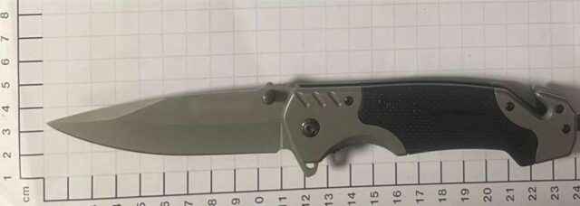 Dieses Messer wurde bei dem jungen Mann sichergestellt.