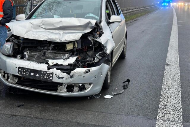 Kaputtes Fahrzeug nach Unfall