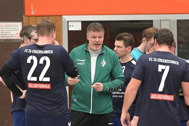 HSG-Trainer Andreas Gutzeit erwartet in dem richtungsweisenden Abstiegskracher gegen Rauxel-Schwerin eine Reaktion seiner Mannschaft.