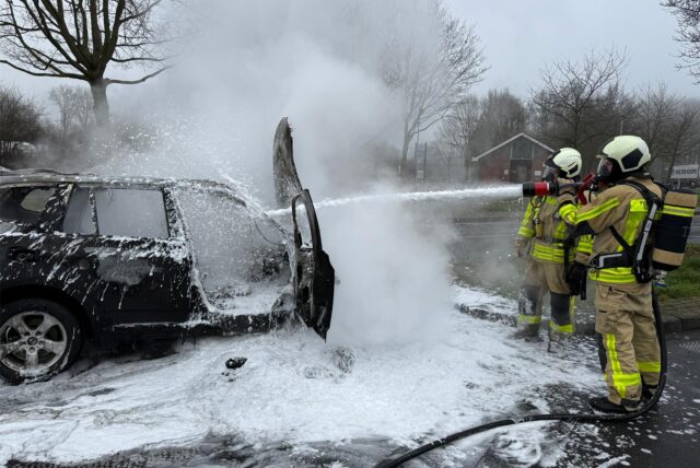 Die Dorstener Feuerwehr löschte ein brennendes Auto auf der A31.