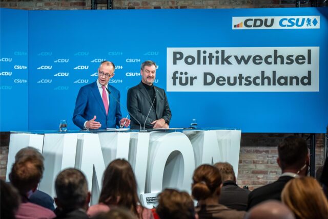Friedrich Merz und Markus Söder bei der Vorstellung des CDU/CSU Wahlprogramms für die Bundestagswahl 2025.