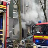 An der Braunschweiger Straße in der Dortmunder Nordstadt lief am Freitagnachmittag ein Feuerwehreinsatz wegen eines Wohnungsbrandes.